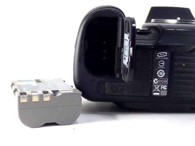 Nikon D700 12.1MP Digital SLR Camera Body Used from Japan FX Full Frame w/o Lens 10