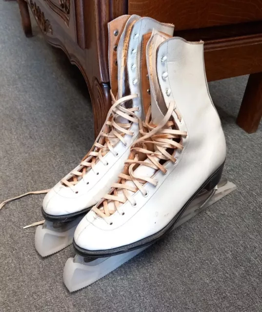 English Ladies Kangeroo Ice Skates Vintage White Leather Size 8.5 Blade Guard