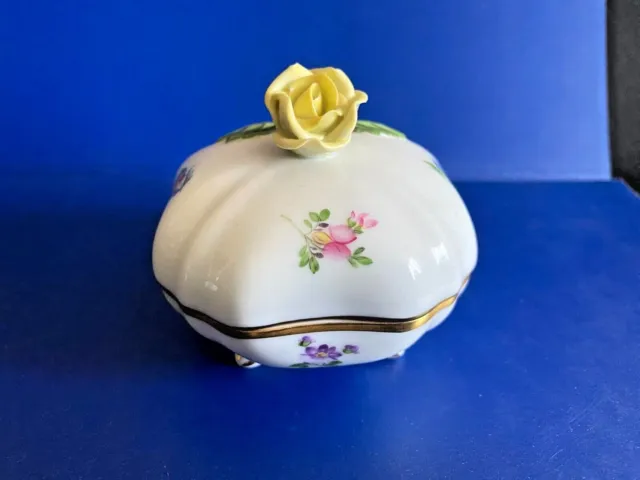 Herend Porcelain Handpainted Mille Fleurs Trinket Box 6179-0-09/Mf 2
