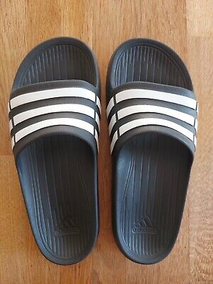 Genuine Adidas Duramo Boys Girls Sliders Uk Size 5 Eur Size 38 Black Pool Sandal