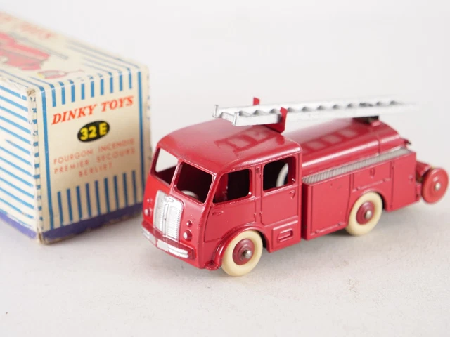 Super Dinky BERLIET GBK Pompiers - Miniature Superbe état