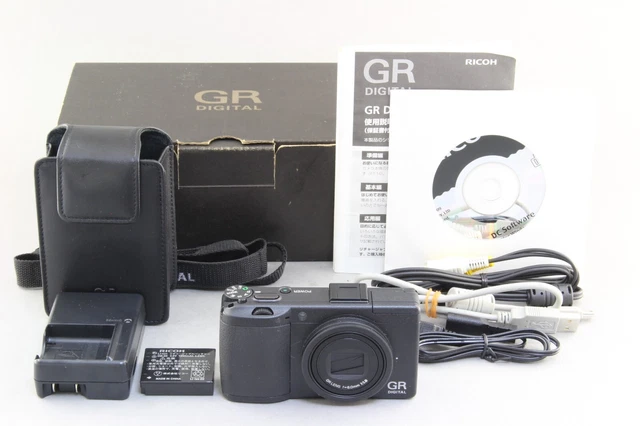 Near MINT RICOH GR DIGITAL III 3 compact camera 1685 clicks