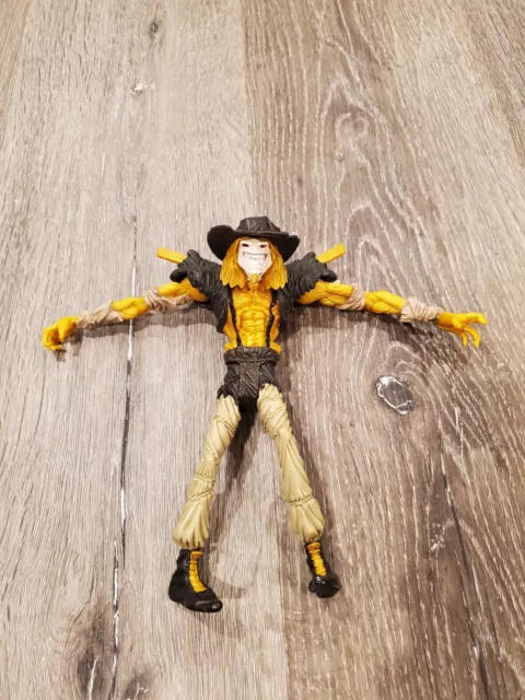 Kenner DC BATMAN LEGENDS OF DARK KNIGHT TWISTER STRIKE SCARECROW Action Figure