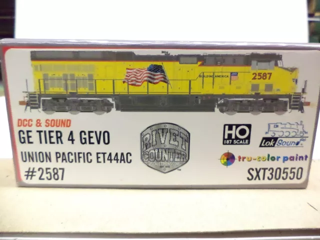 ScaleTrains Ho SXT30550 Tier 4 GEVO, Union Pacific 2587, DCC sound q24