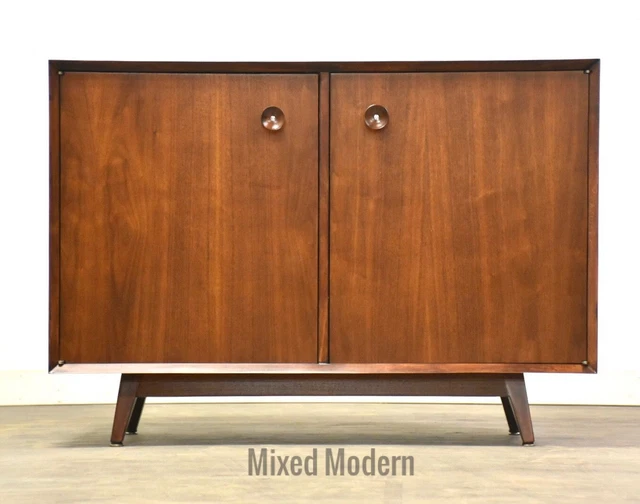 George Nelson for Herman Miller Walnut Cabinet Credenza George Nelson for Herman Miller Walnut Cabinet Credenza