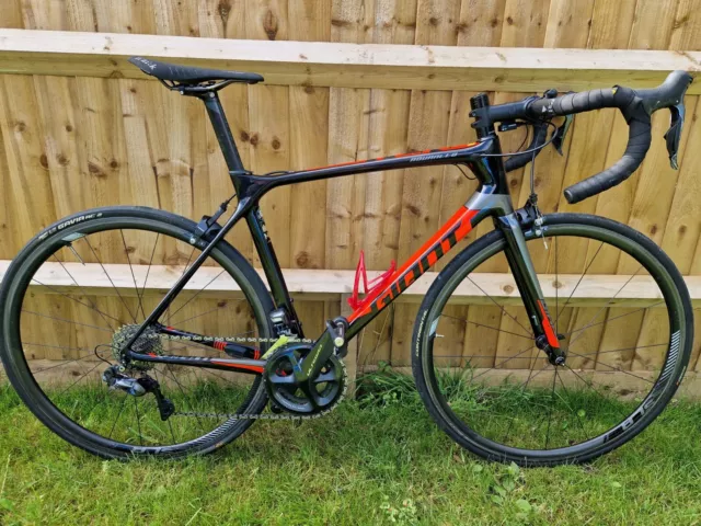 Giant TCR Advanced Pro 1 Carbon Fibre Shimano Di2 R8150 Carbon Wheels SLR 1