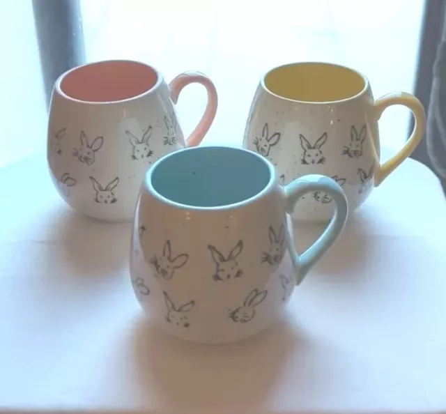 https://www.picclickimg.com/XLQAAOSw5jxk4foz/Meritage-Rabbit-Bunny-Coffee-Tea-Mugs-Oversized-Set.webp