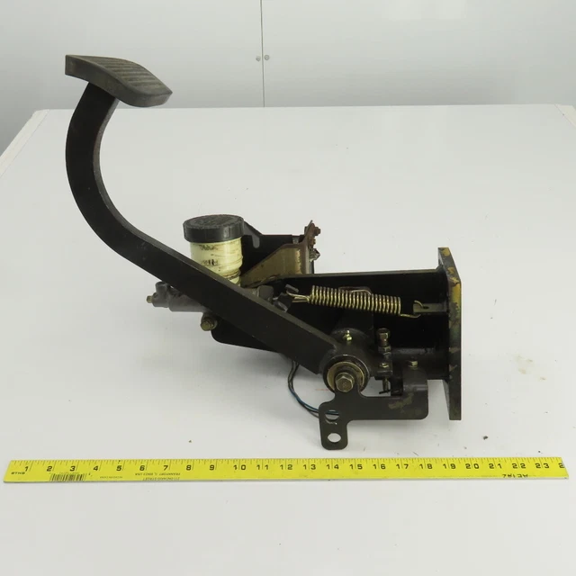 Caterpillar Model 2EC30 Foot Brake & Horn Assembly