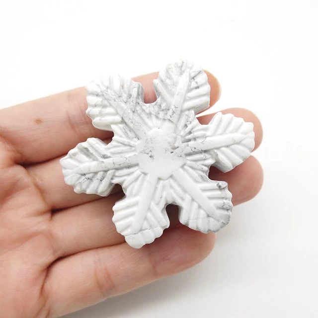 1PC Natural Labradorite Snowflake Hand Carved Crystal Quartz Christmas Gift