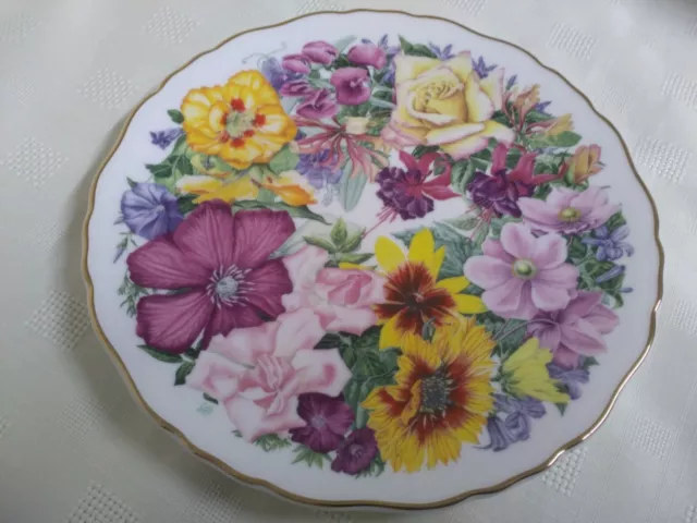 Royal  Albert   A  Birthday Bouquet  For The Queen Mother 1992 Collectors Plate