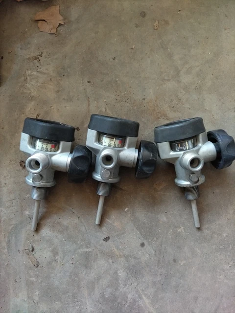 3 DRAGER DRAEGER 2216 PSI  SCBA Air Paks Tank Valves