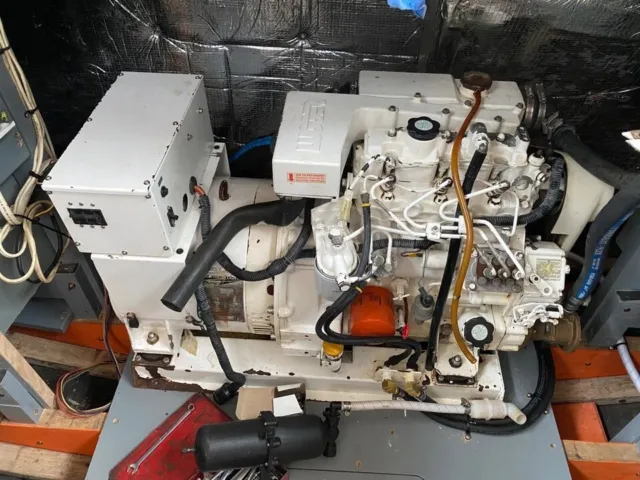 Northern Lights -  12 kw  MARINE DIESEL GENERATOR Runs Perfect 2