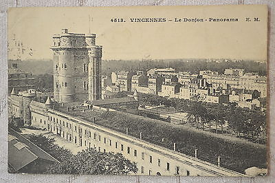 CPA " VINCENNES - Le Donjon - Panorama