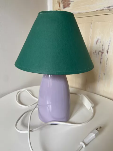 Petite lampe de chevet pop mauve violet et verte style rétro coloré 2