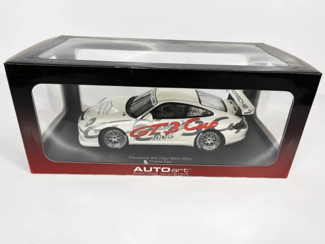 1:18 - AutoArt - 80681 Porsche 911 997 GT3 Cup 2006 // VO 2 285