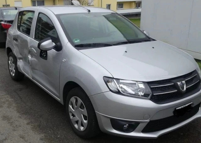 Dacia Sandero 1.2 Unfallwagen CH-Fahrzeug Schweizer Papiere Original 66.600 KM