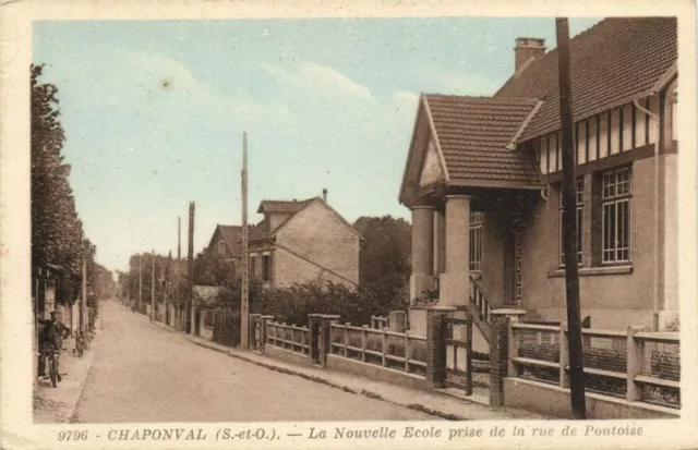 CPA CHAPONVAL-La Nouvelle École taken from the rue de Pontoise (260323)