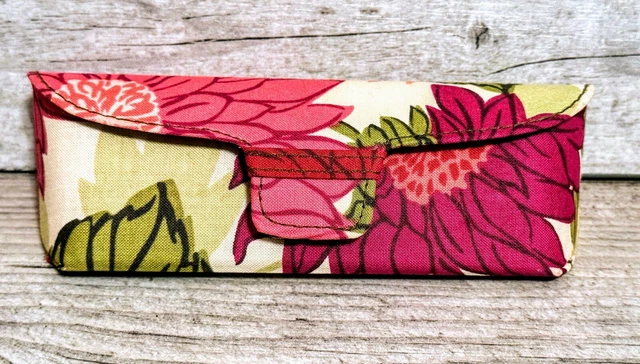 Vera Bradley Hello Dahlia Eye/Sun Glasses Case, Floral, Magnetic Snap Closure