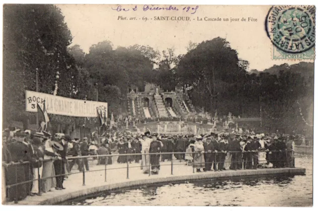 CPA 92 - SAINT CLOUD (Hauts de Seine) - 69. la Cascade un jour de fête (animée)