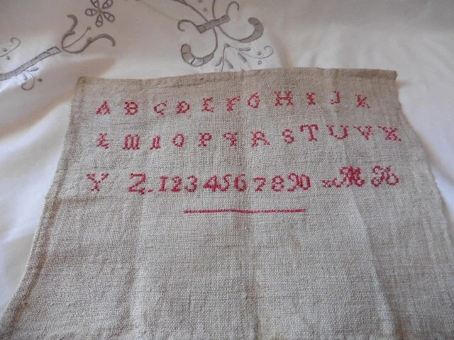 ANCIEN ABÉCÉDAIRE MARQUOIR, broderie ancienne aux points de croix vers