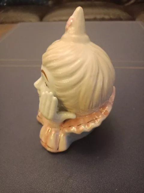 Vintage Bust Figurine Porcelain Ceramic Beautiful Girl Head Resting/Hands 5.6'' 2