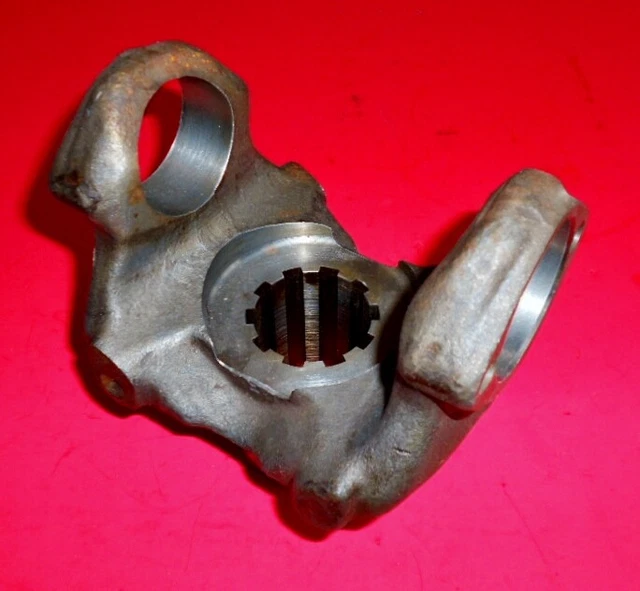 NOS 1700 / 1710 Series END YOKE    Spicer # 6-4-7011