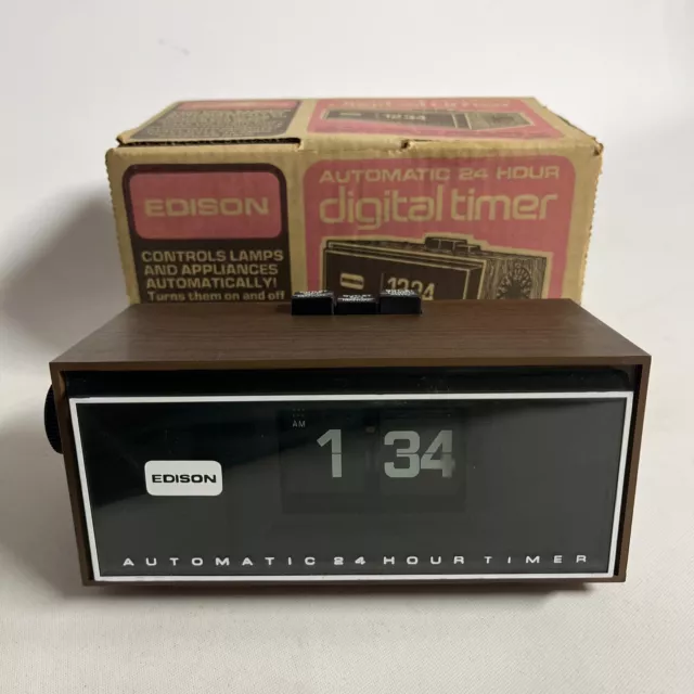 Vintage McGraw Edison Co Model 12-026 Flip 24 Hour Digital Timer Clock in Box