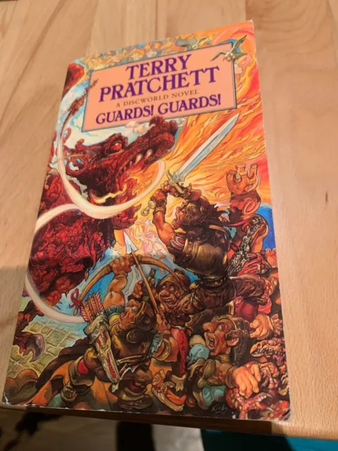 Terry Pratchett Guards! Guards! A Discworld Novel 1990