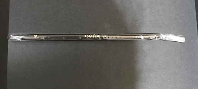 Cepillo de revestimiento y manchas de doble extremo Lancome 24. Nuevo en caja. Caja ligeramente dañada
