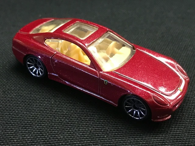 Ferrari 612 Scaglietti rouge 1/18 Hot Wheels + Boite