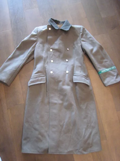 East German DDR NVA Dark Collar Greatcoat, Grenztruppen Der DDR Cuff, Size SG48 East German DDR NVA Dark Collar Greatcoat, Grenztruppen Der DDR Cuff, Size SG48