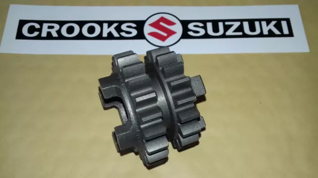 NOS 24231-11300 X-7 GT250 Genuine Suzuki 19/21T 3rd & 4th Drive Gear