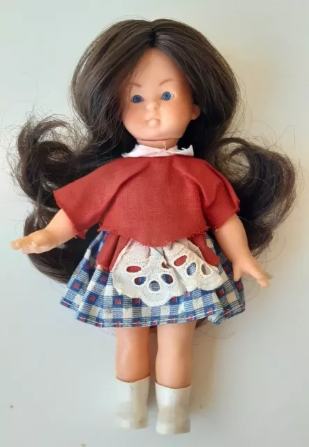 ANCIENNE PETITE POUPEE (STYLE MICROBE BELLA ) 17 cm TENUE D'ORIGINE ANNEES 70 !