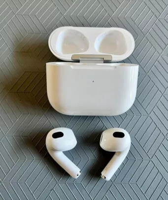 Brand New Sealed Genuine Apple AirPods 3rd Generation Bluetooth Headset✔✔