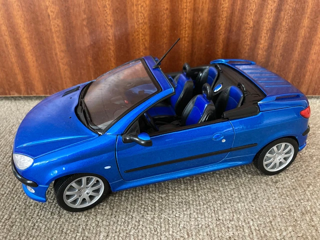 Miniature WELLY 1/18 Peugeot 206 CC - Bleue - Défectueuse, à Vendre Pour Pièces - Voir Description