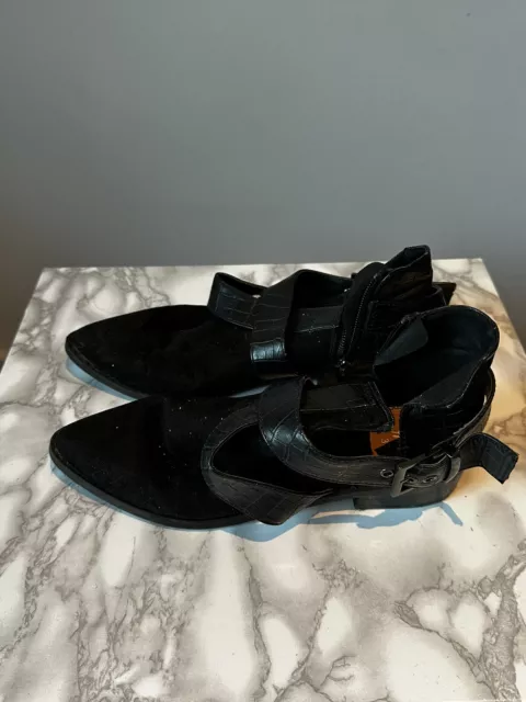 Trashed Flat Work Shoes Black Suede UK 4 3
