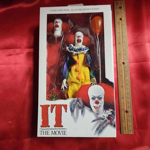 NECA Tim Curry - Pennywise - IT - 1990 The Movie - 8 Inch Clothed  Retro Figure