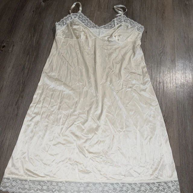 VINTAGE SIZE 40 NYLON FULL DRESS SLIP PETTICOAT SISSY GOWN ivory lace