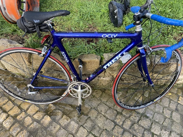 Trek 5200 carbon store fiber road bike