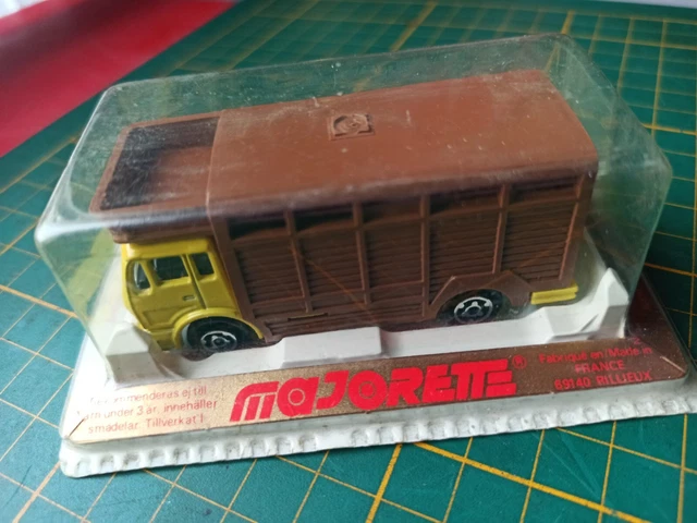 Majorette N°254 Mercedes Benz Camion Bétaillère 1:100 Jouet Vintage