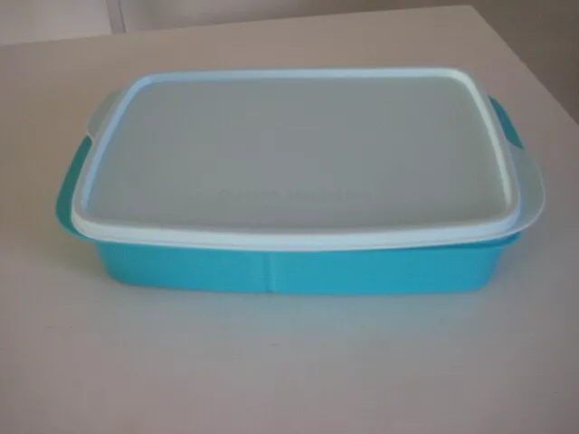 https://www.picclickimg.com/XOIAAOSwooRhANZK/Brand-New-Tupperware-Large-Lunch-It-Divided-Lunch.webp
