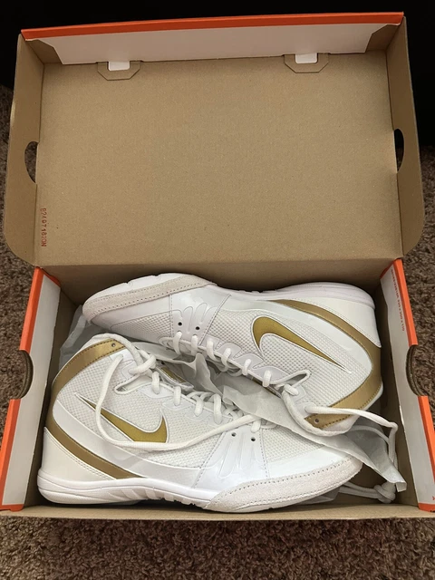 Nike freek white and gold 2025
