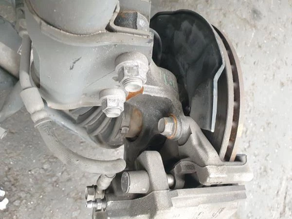 achsschenkel vorne links für TOYOTA YARIS ( P13 ) 1.3 (NSP130 ) 95 CV