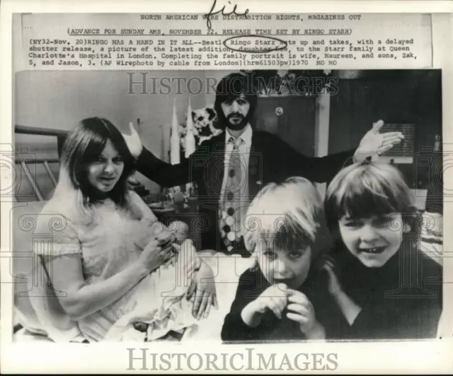 1970 Press Photo "The Beatles" drummer Ringo Starr & family at hospital, London