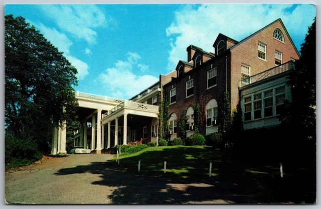 Vintage Postcard The Mimslyn Motor Inn Luray Virginia Chrome Colonial Design VA