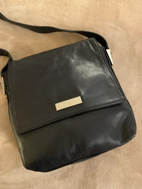 Vintage PERLINA New York Dark Navy Leather Crossbody Flap Bag w/Pockets
