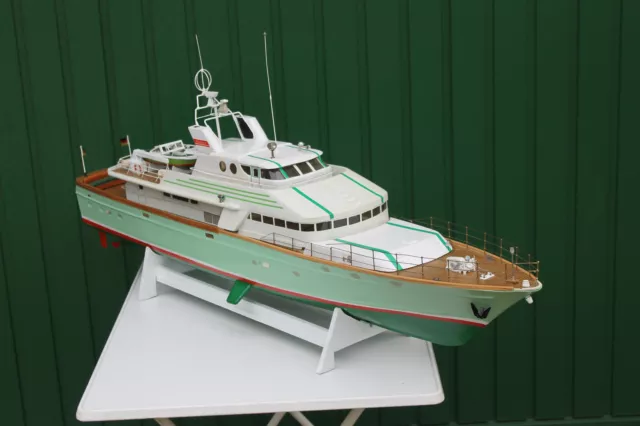 Pegasus III Luxusyacht von Graupner sehr guter Zustand mit Elektronik Sonderfunk