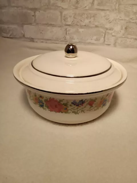 https://www.picclickimg.com/XOsAAOSwVMdlCgGy/Vintage-Harker-Pottery-Hotoven-Petit-Point-serving-bowl.webp