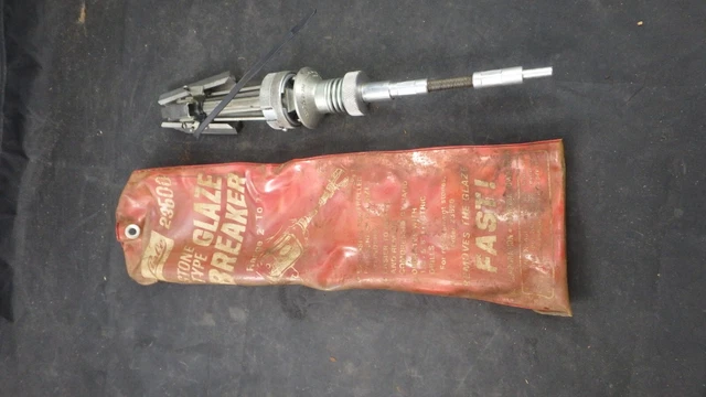 VGC Tool Lisle # 23500 Stone Type Glaze Breaker Cylinder Hone 2" to 7" n Pouch VGC Tool Lisle # 23500 Stone Type Glaze Breaker Cylinder Hone 2" to 7" n Pouch