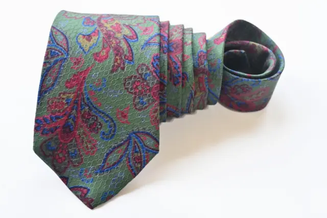 Neiman Marcus Men's Tie Green/Floral Width: 3.25" Length: 55" Silk